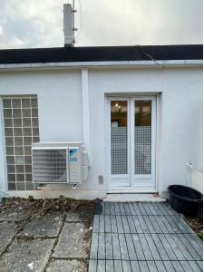 Groupe extérieur Daikin pour climatisation réversible installé dans le secteur de Chambly par JSA CLIM